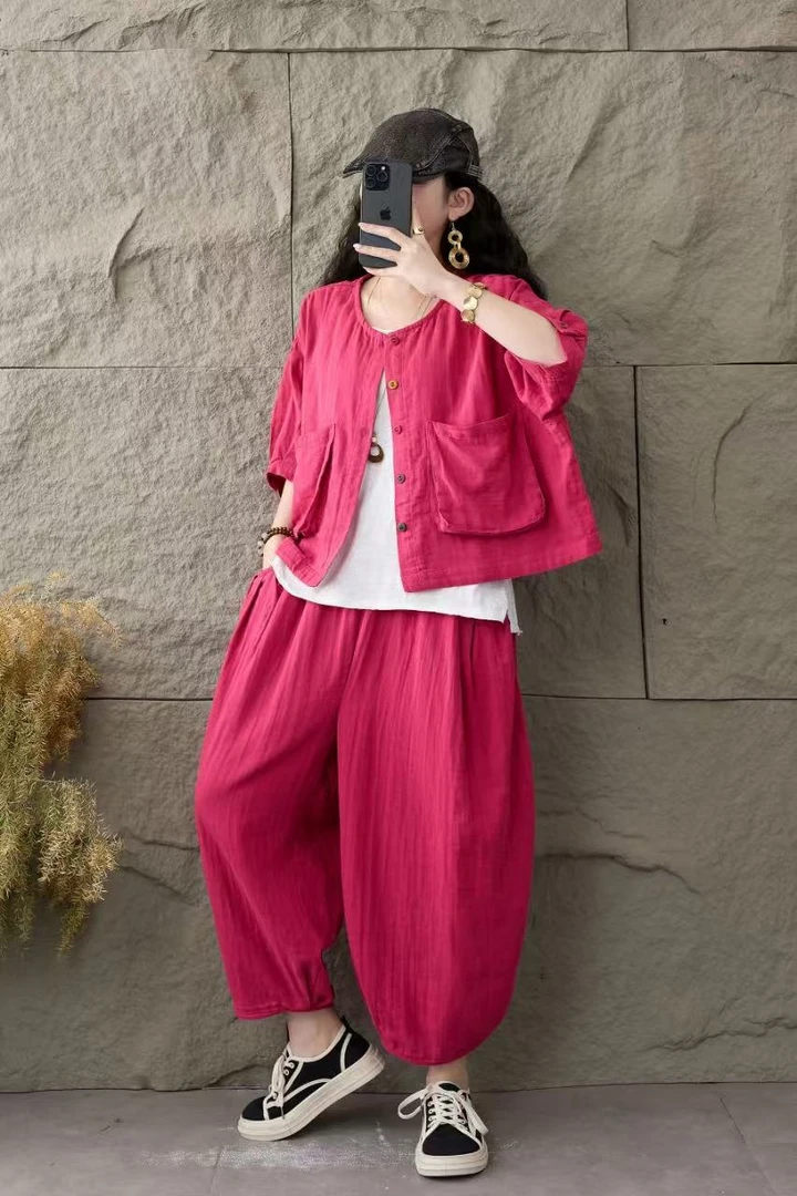 2025年新款时尚夏季八分裤女装套装【上衣裤子】