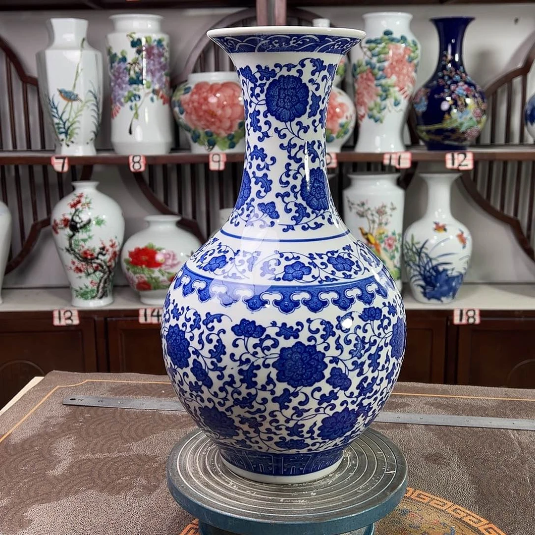 陶摆件景德镇陶瓷缠枝