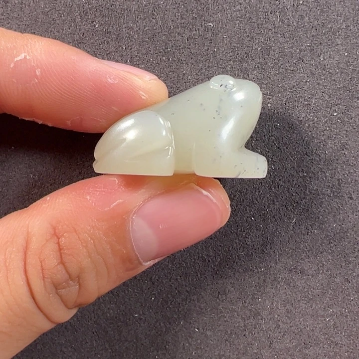 和田玉未镶嵌挂件青蛙