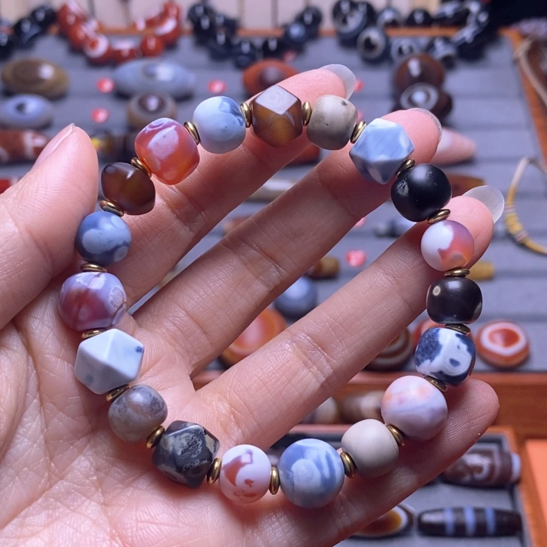 玛瑙/玉髓颈饰未镶嵌青**?