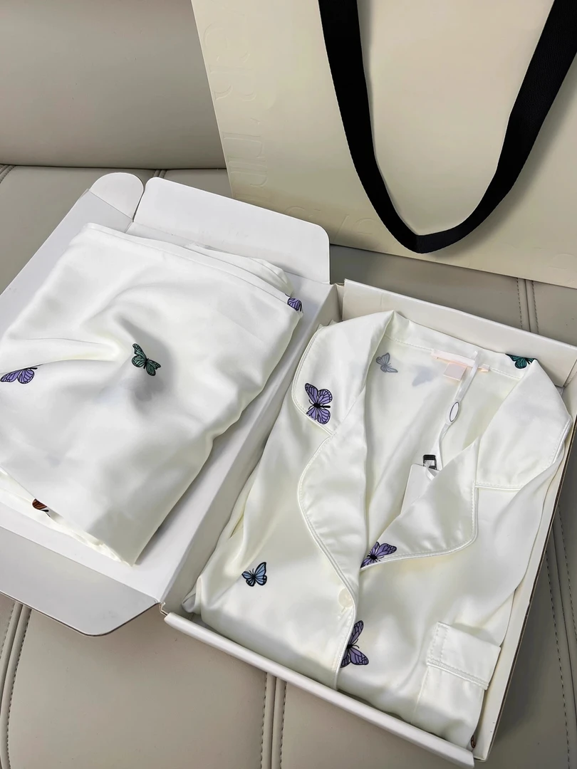 韩版蝴蝶印花冰丝睡衣女春秋2025新款高级感缎面家居服套装可外穿
