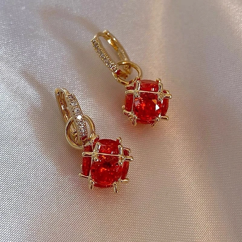 铜合金轻奢红色潮流耳环A101