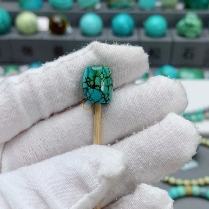 绿松石配饰未镶嵌