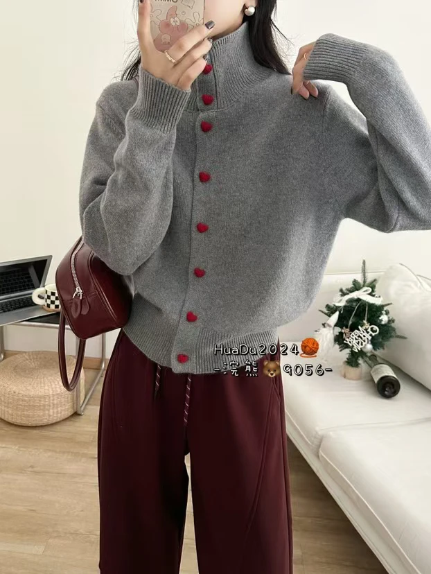 爱心扣高领针织开衫毛衣韩系气质小众简约纯色宽松百搭上衣915
