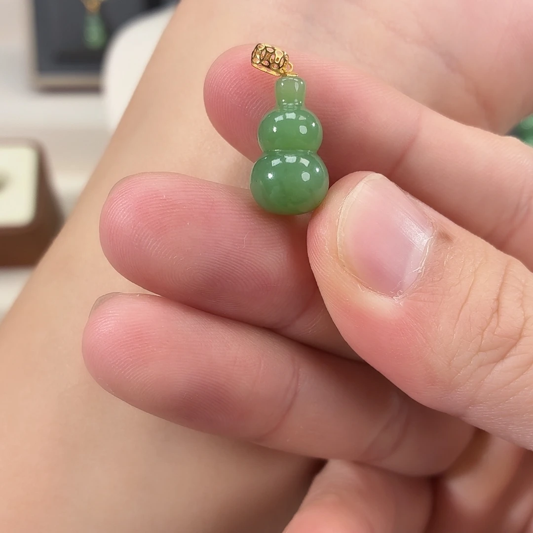 和田玉18K金镶嵌颈饰