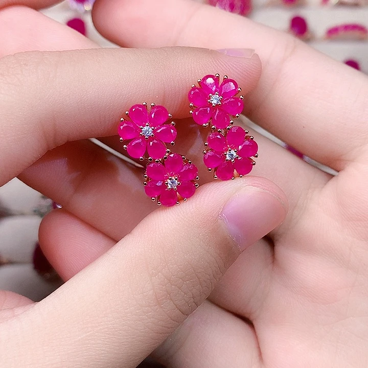 银S925镶嵌红宝石耳饰