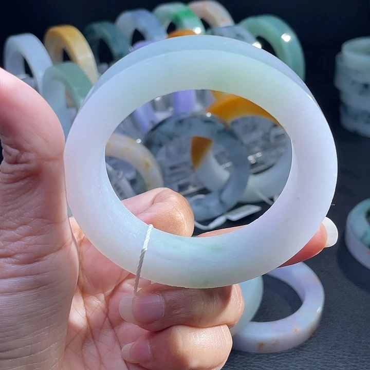 定制翡翠未镶嵌翡翠手镯