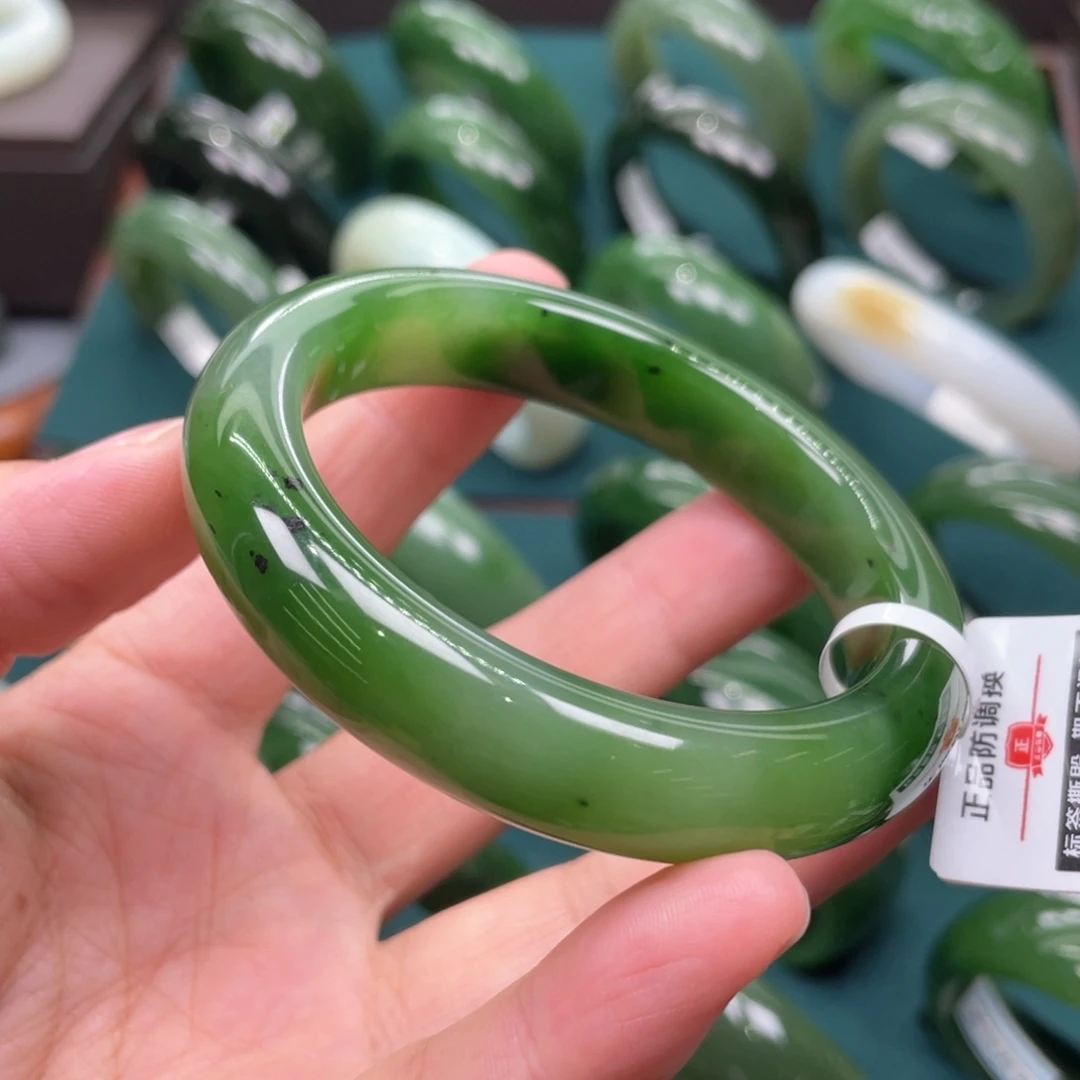 未镶嵌手镯和田玉（碧玉）