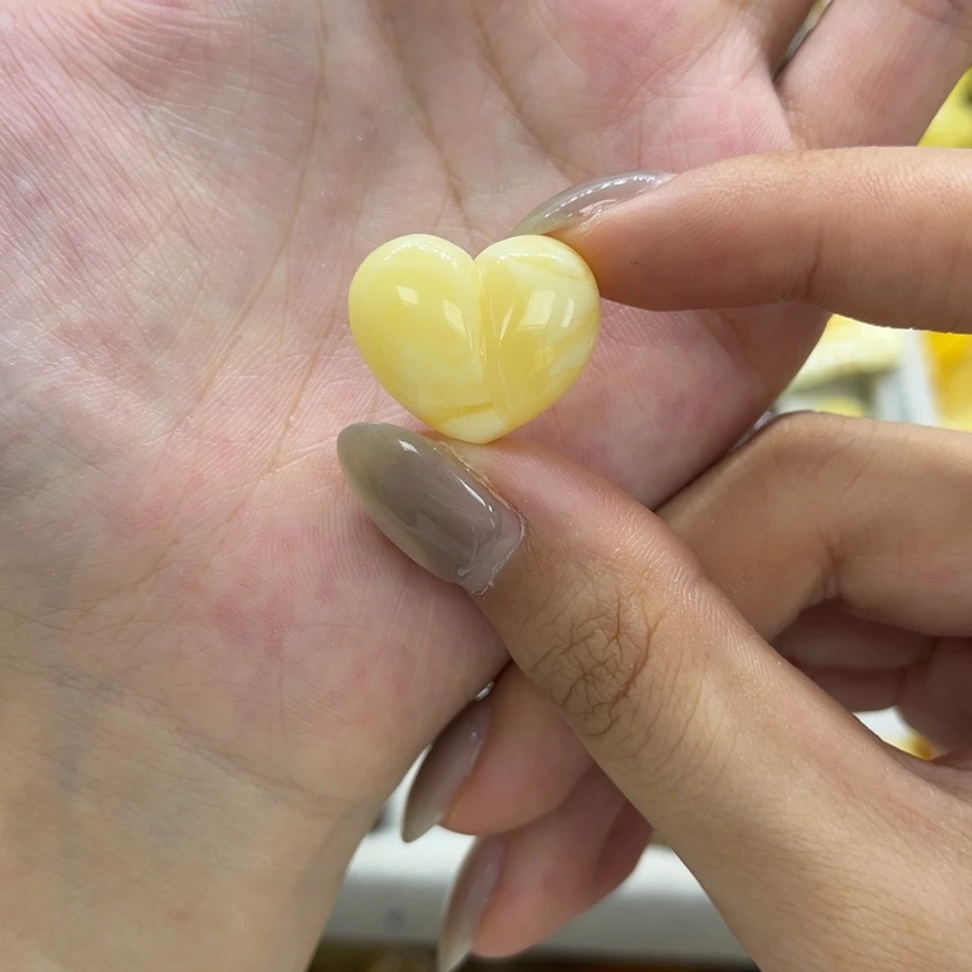 琥珀颈饰未镶嵌天然琥珀白蜡