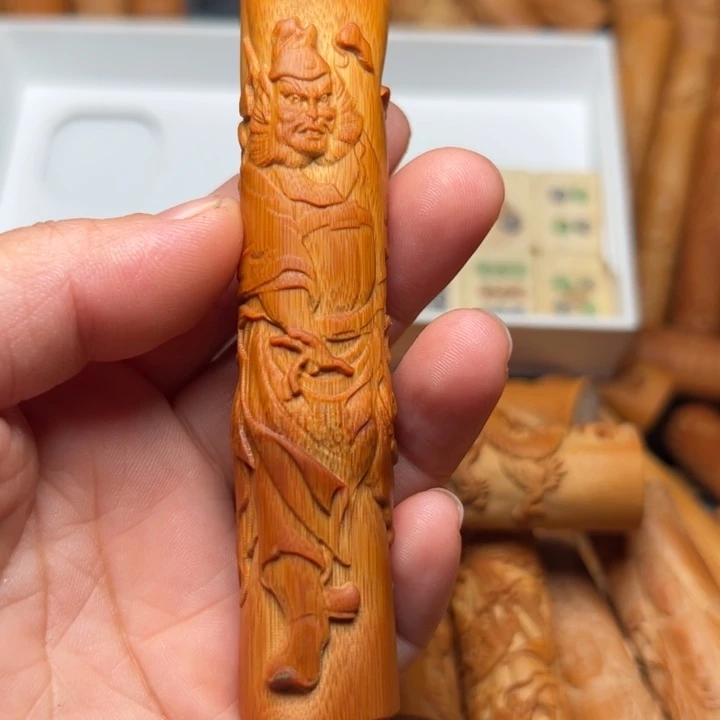 定***波实心竹雕刻手把件