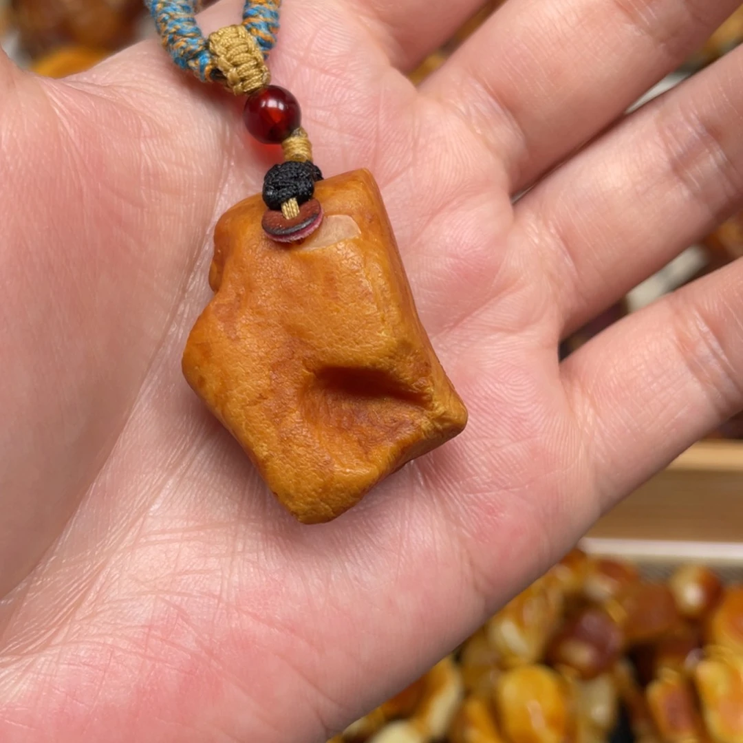 蜜蜡珠宝奇石未镶嵌