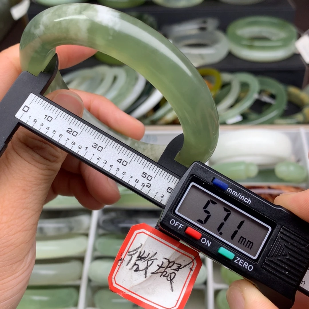 蛇纹石玉未镶嵌手镯692