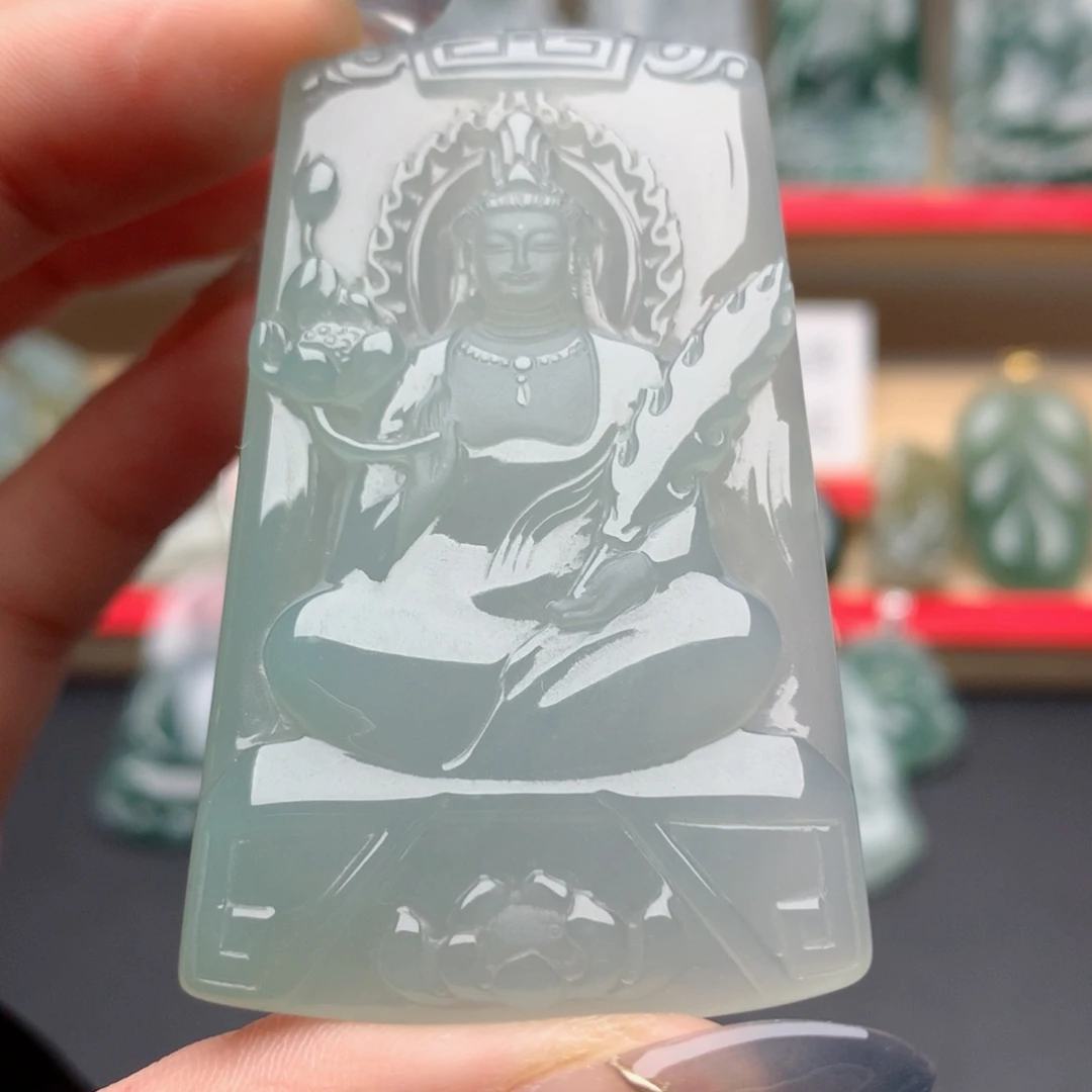 苹***戚颈饰未镶嵌翡翠虚空藏菩萨