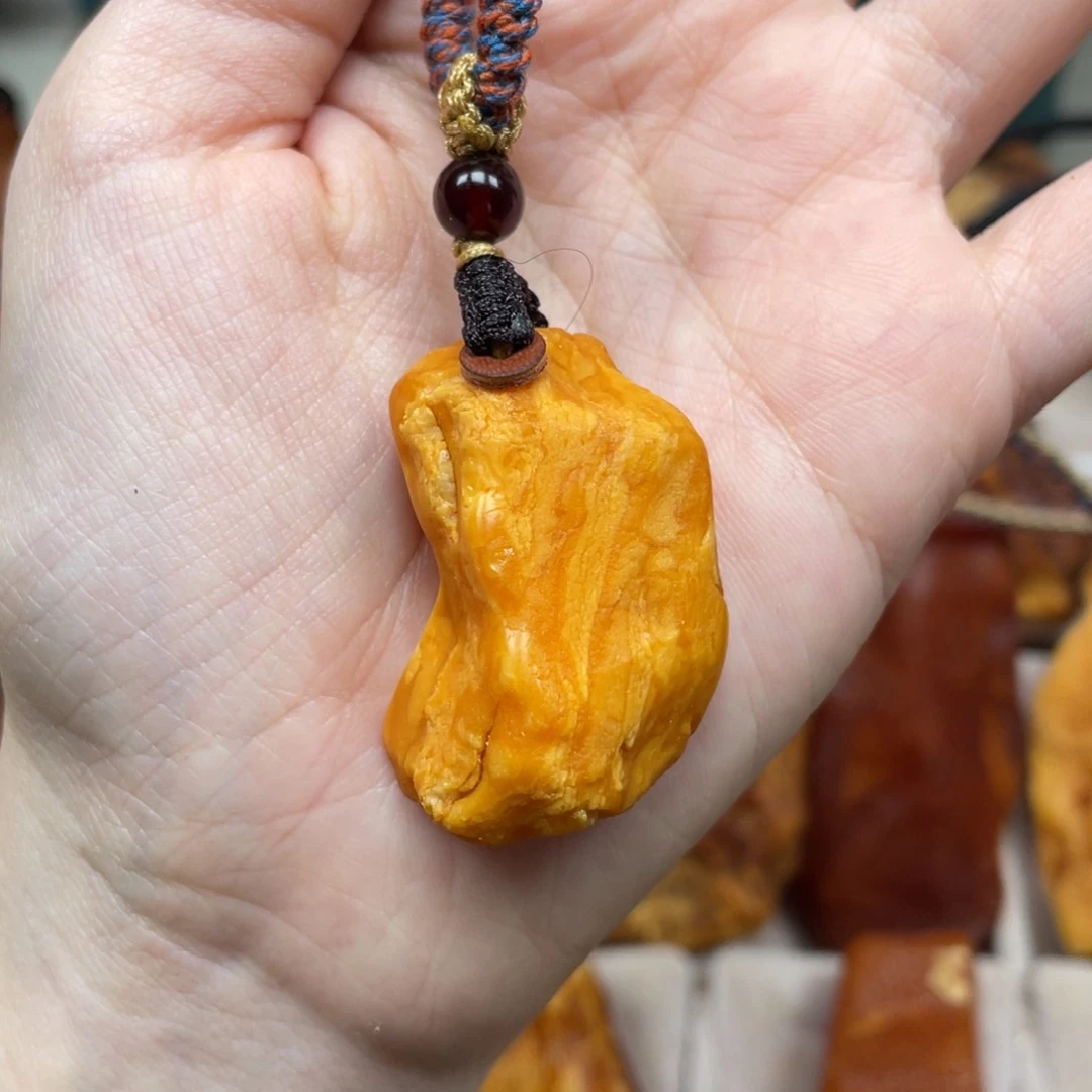 琥珀珠宝奇石未镶嵌