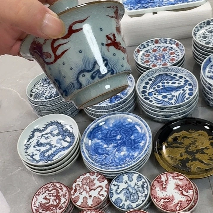 瓷片釉里红鱼化龙二才马蹄盖碗