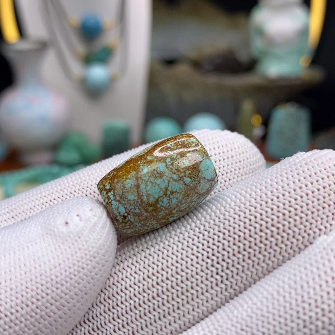 绿松石未镶嵌珠宝奇石13.6×13.2