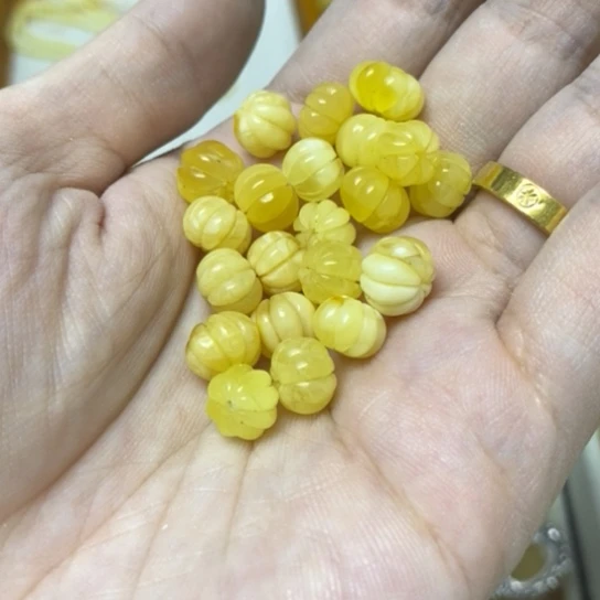 蜜蜡未镶嵌裸石多样性发货其二