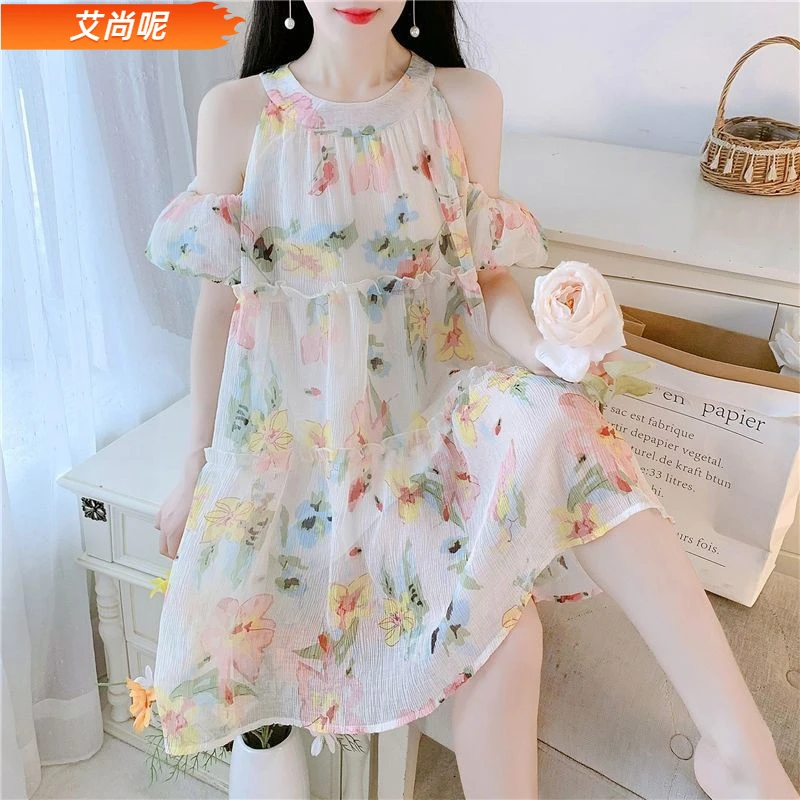I夏日多巴胺小清新色彩设计感小众别致连衣裙女夏季挂脖灯笼袖1