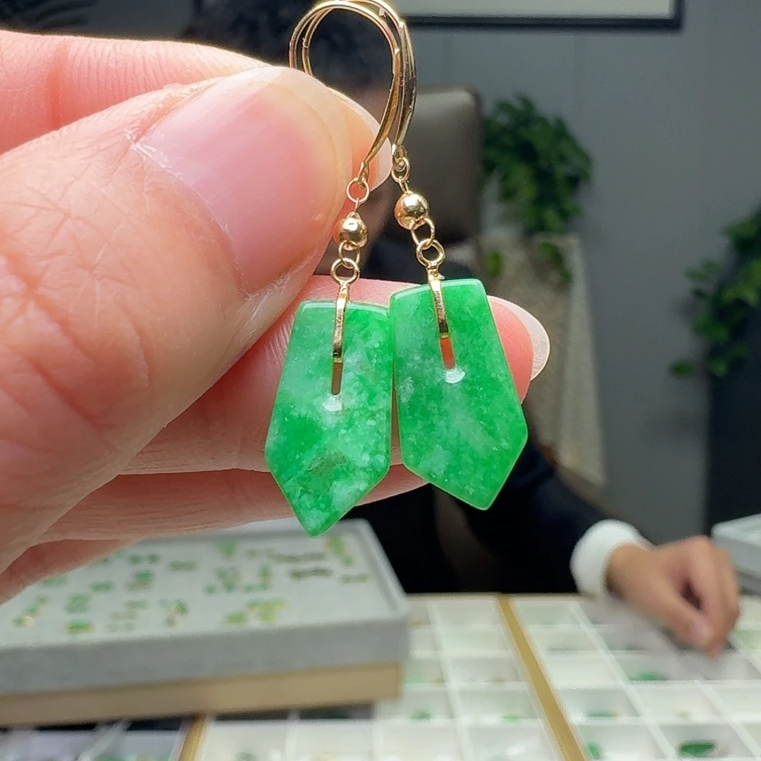 翡翠18K金镶嵌耳饰天然