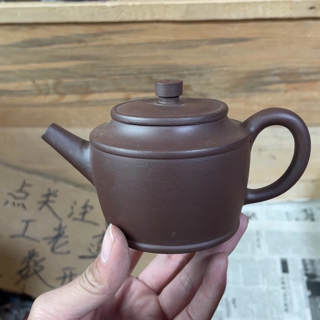 茶壶紫砂老厂紫砂壶一件。