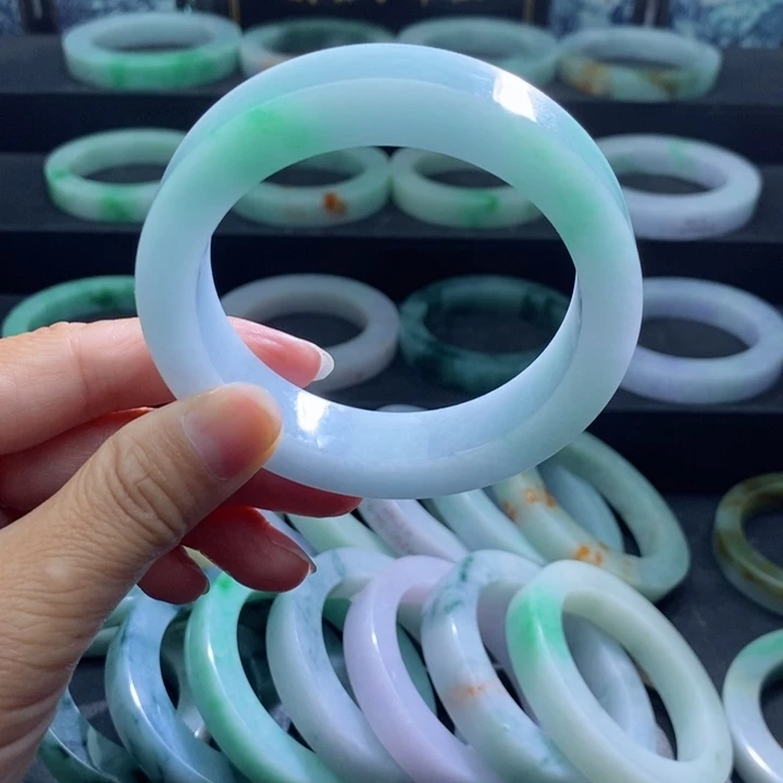 定制翡翠手镯未镶嵌葱**鱼