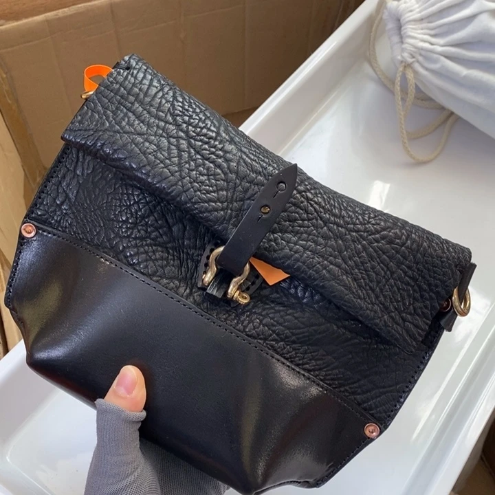 头层牛皮微瑕单肩包