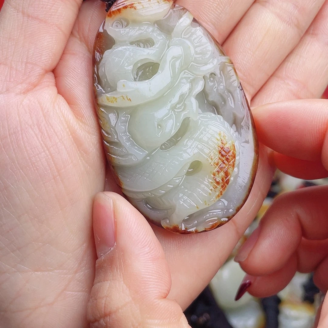 和田玉颈饰未镶嵌