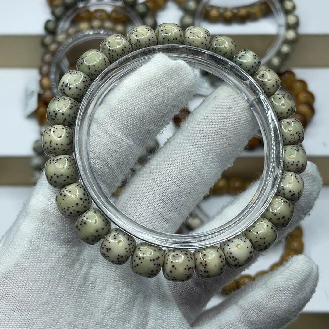 星月菩提手串9/8瓷绿通体小细星