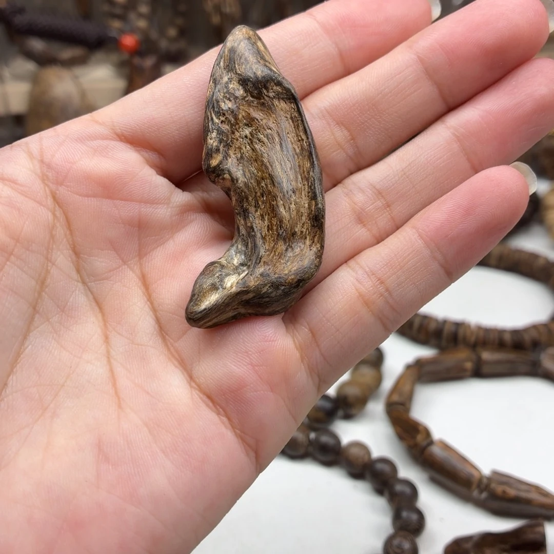 沉香沉香碎屑达拉干