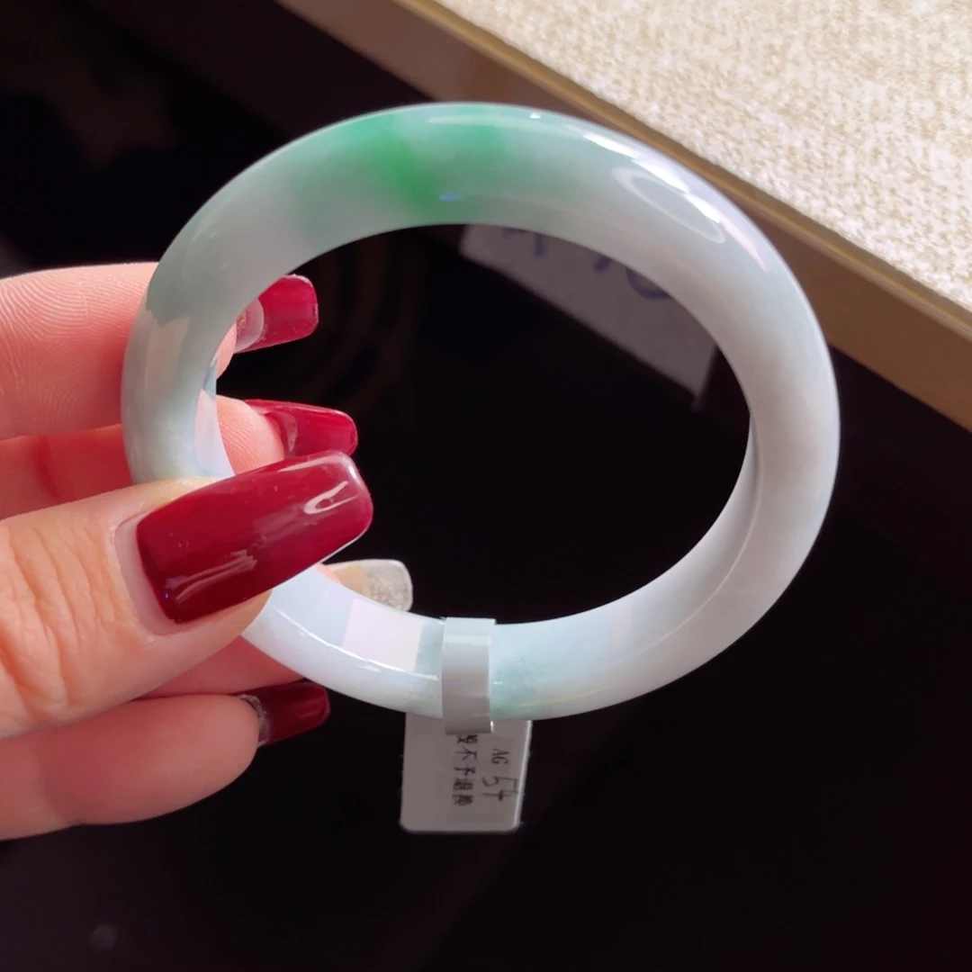 翡翠手镯未镶嵌手镯