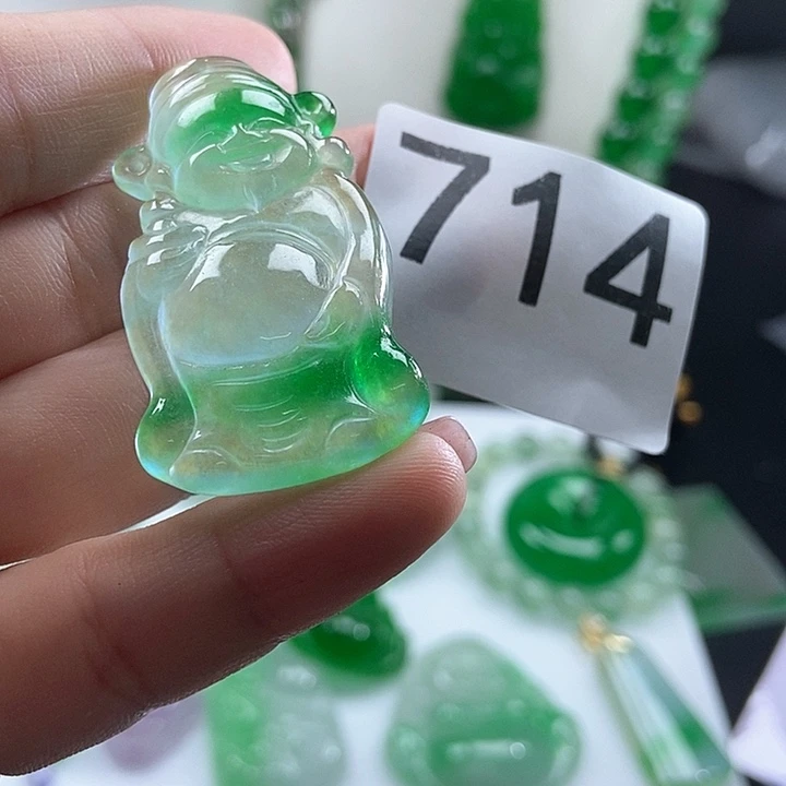 翡翠未镶嵌吊坠(赠链)