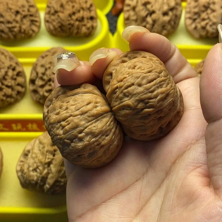 吊坠桃核用****3铁锤。。。。。。。