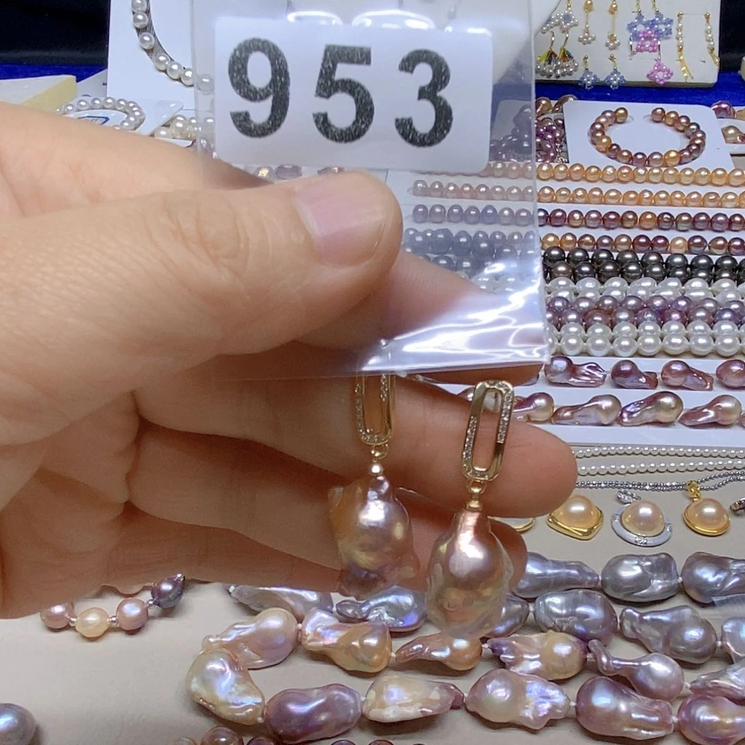 颈饰未镶嵌淡水珍珠