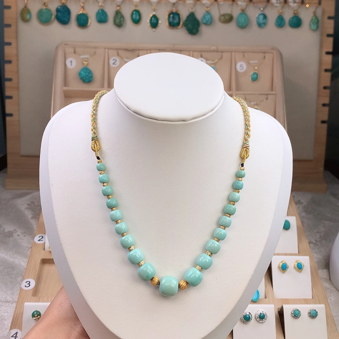 绿松石未镶嵌颈饰