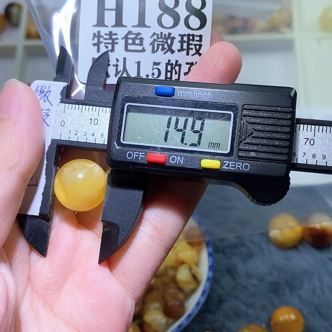 未镶嵌琥珀珠宝奇石J*s