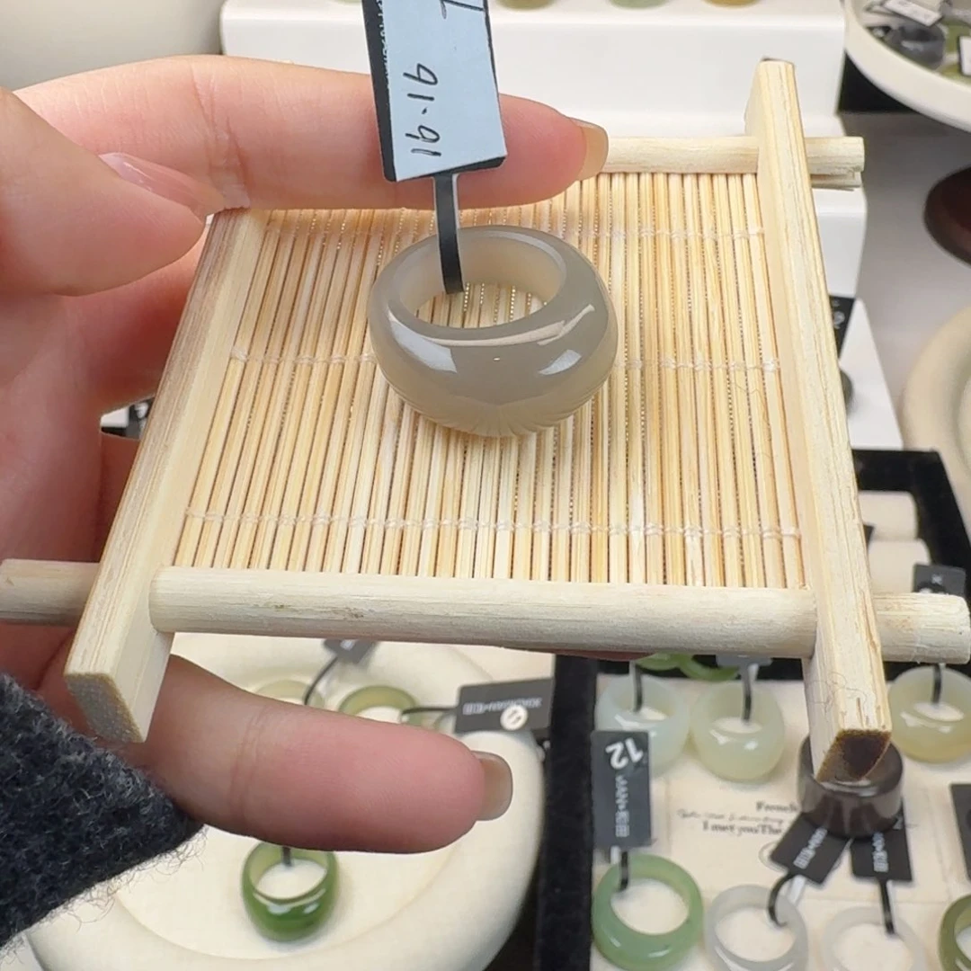 和田玉戒指未镶嵌颜*