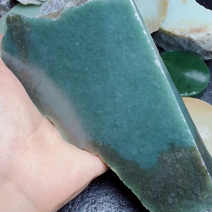 和田玉（糖玉）未镶嵌珠宝奇石