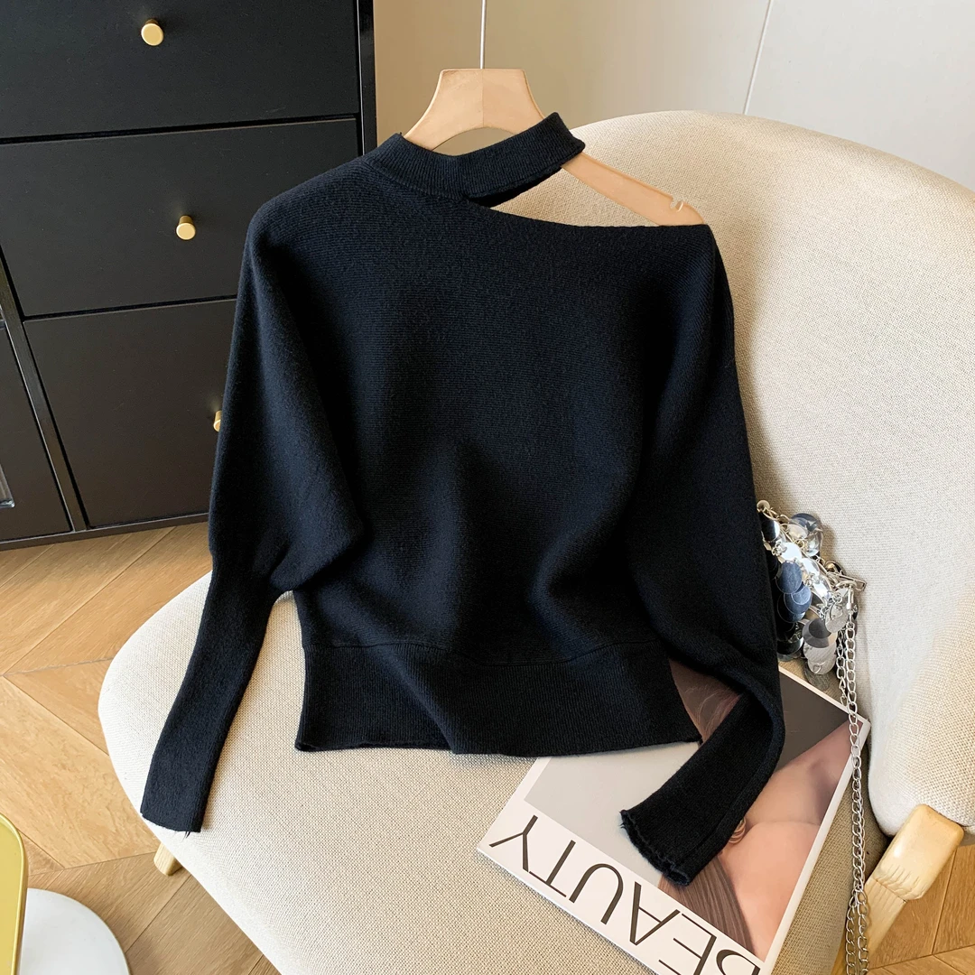 设计感挂脖镂空针织衫黑色毛衣女2025秋季巨好看露肩上衣