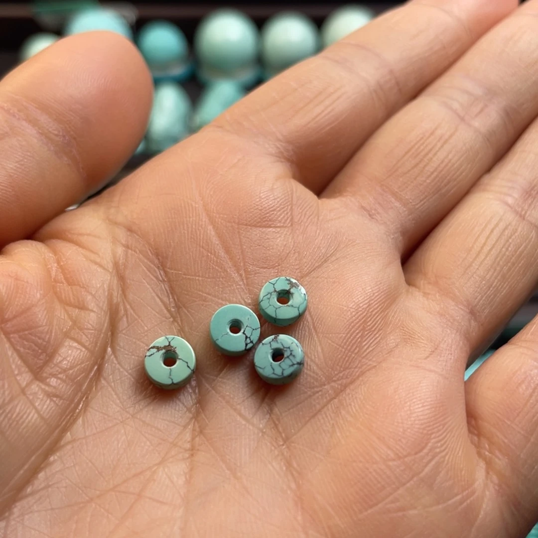 绿松石颈饰未镶嵌多****博