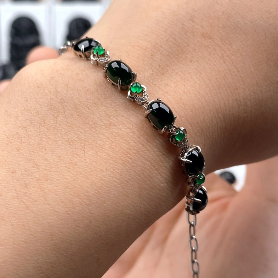 颈饰未镶嵌翡翠手链