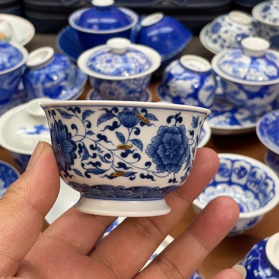 景德镇青花缠枝莲锯钉主人杯
