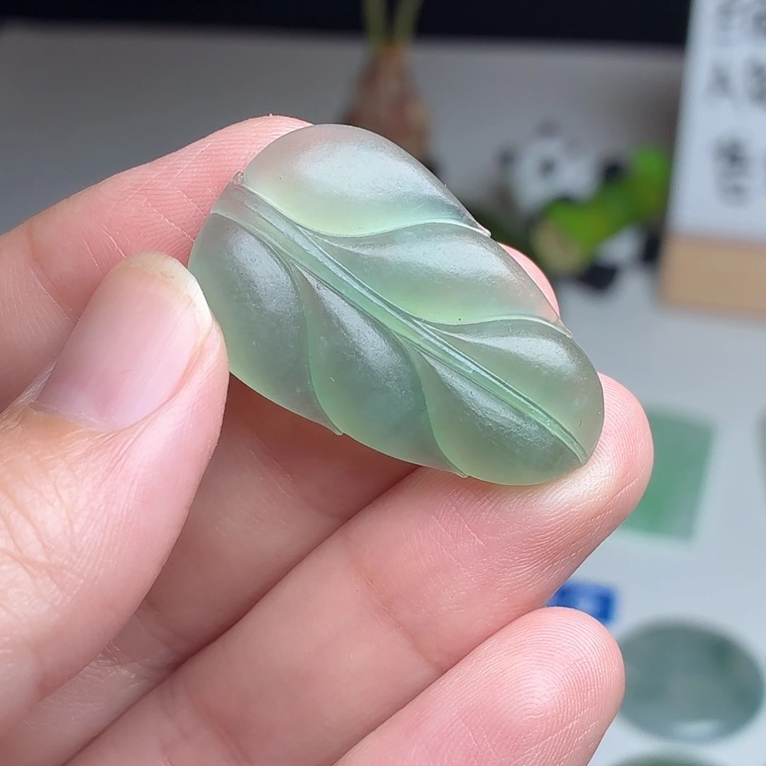 颈饰未镶嵌翡翠冰晴树叶