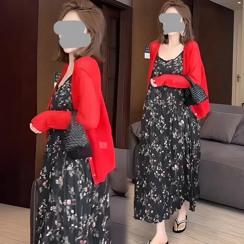 2025夏季海边度假风宽松显瘦V领碎花吊带连衣裙搭配防晒开衫套装