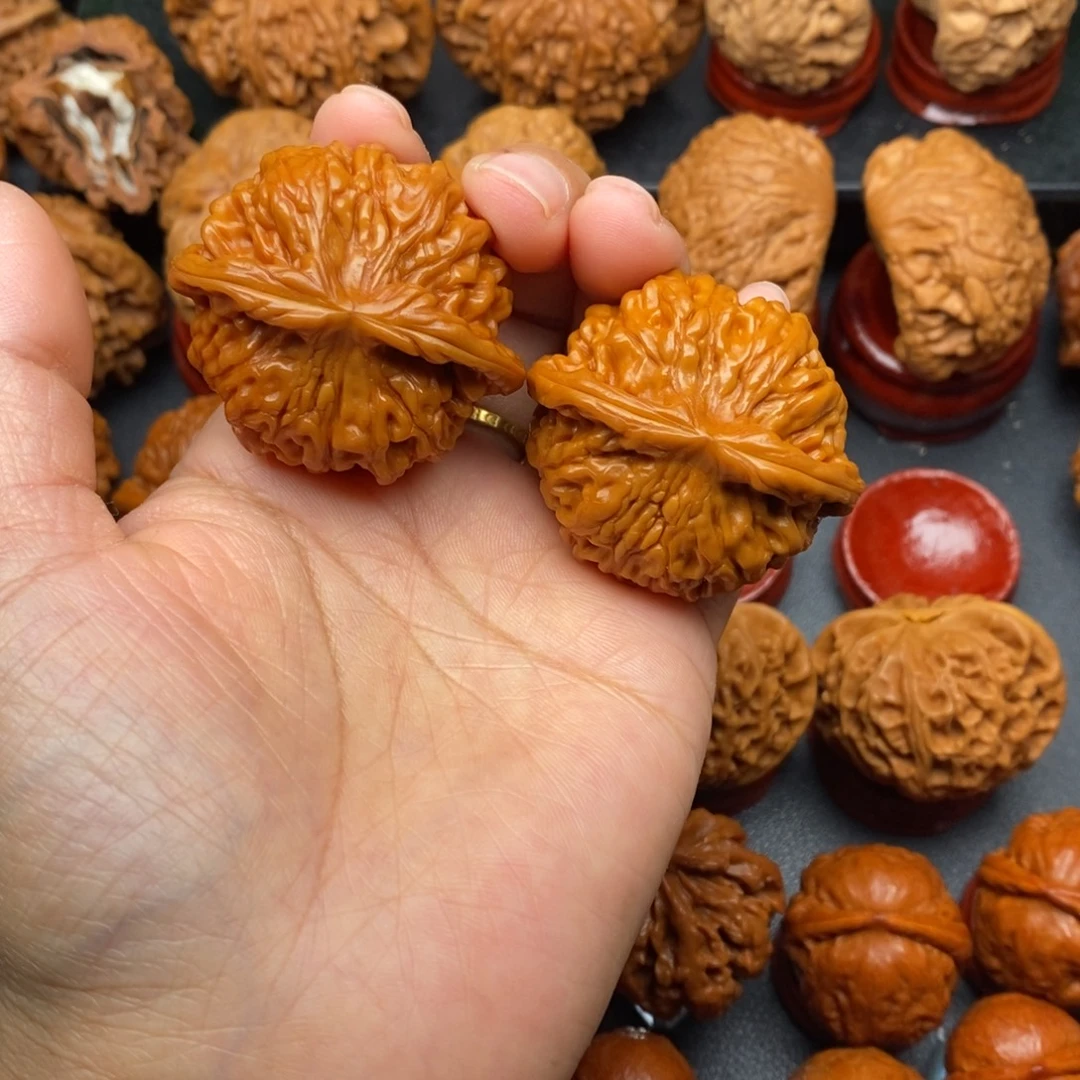 大***）文玩核桃把件天地