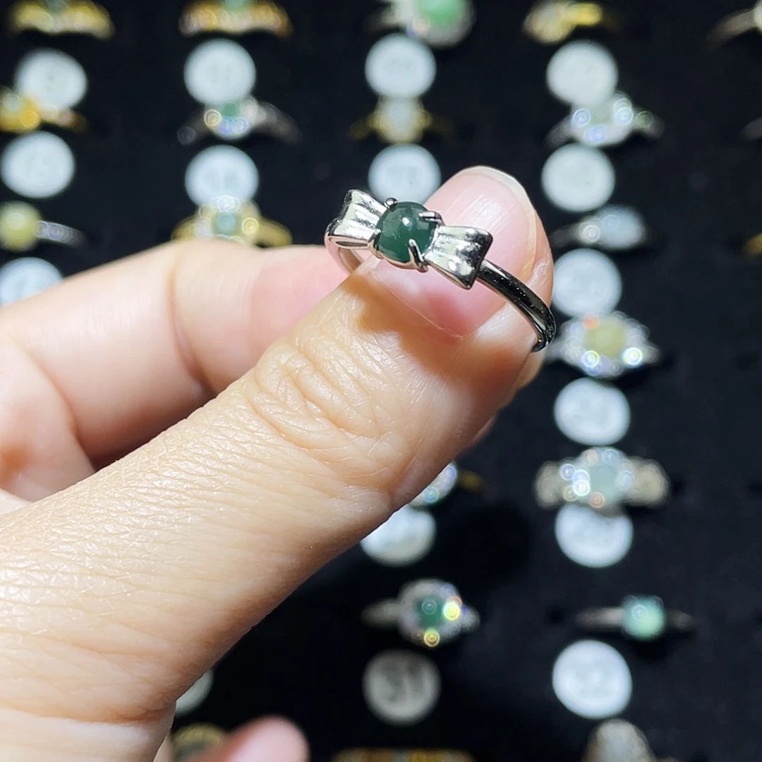 翡翠未镶嵌戒指戒指