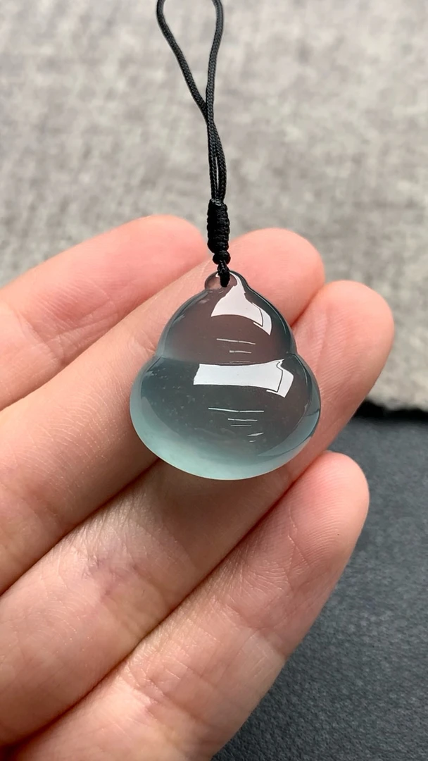 天然A货缅甸翡翠 葫芦 尺寸 : 21.3-19.3-9.6