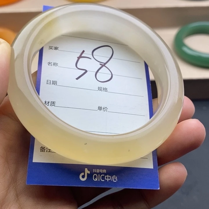 石英质玉未镶嵌手镯