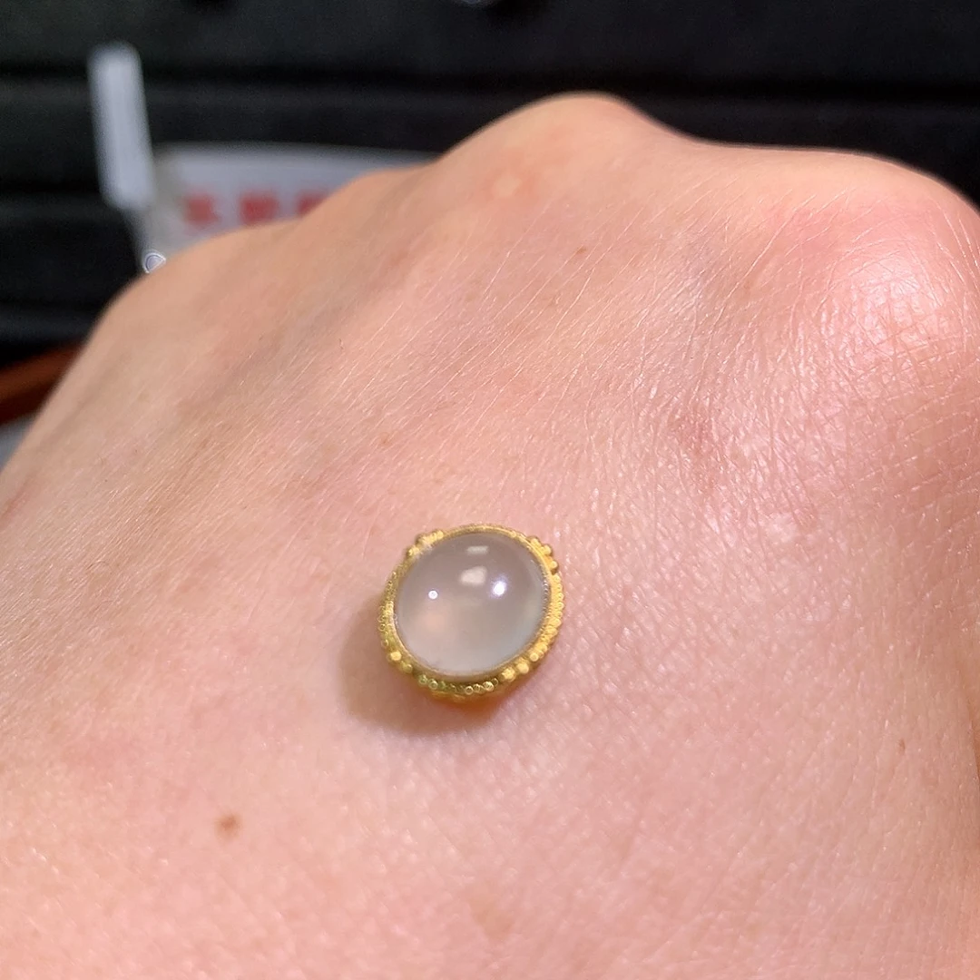 翡翠颈饰18K金镶嵌潘多拉蛋面