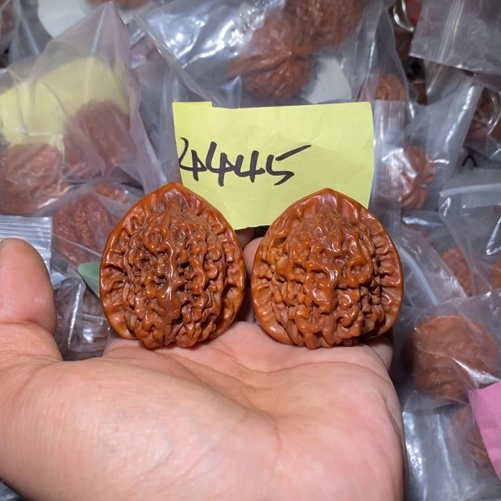 把件桃核46尺官帽