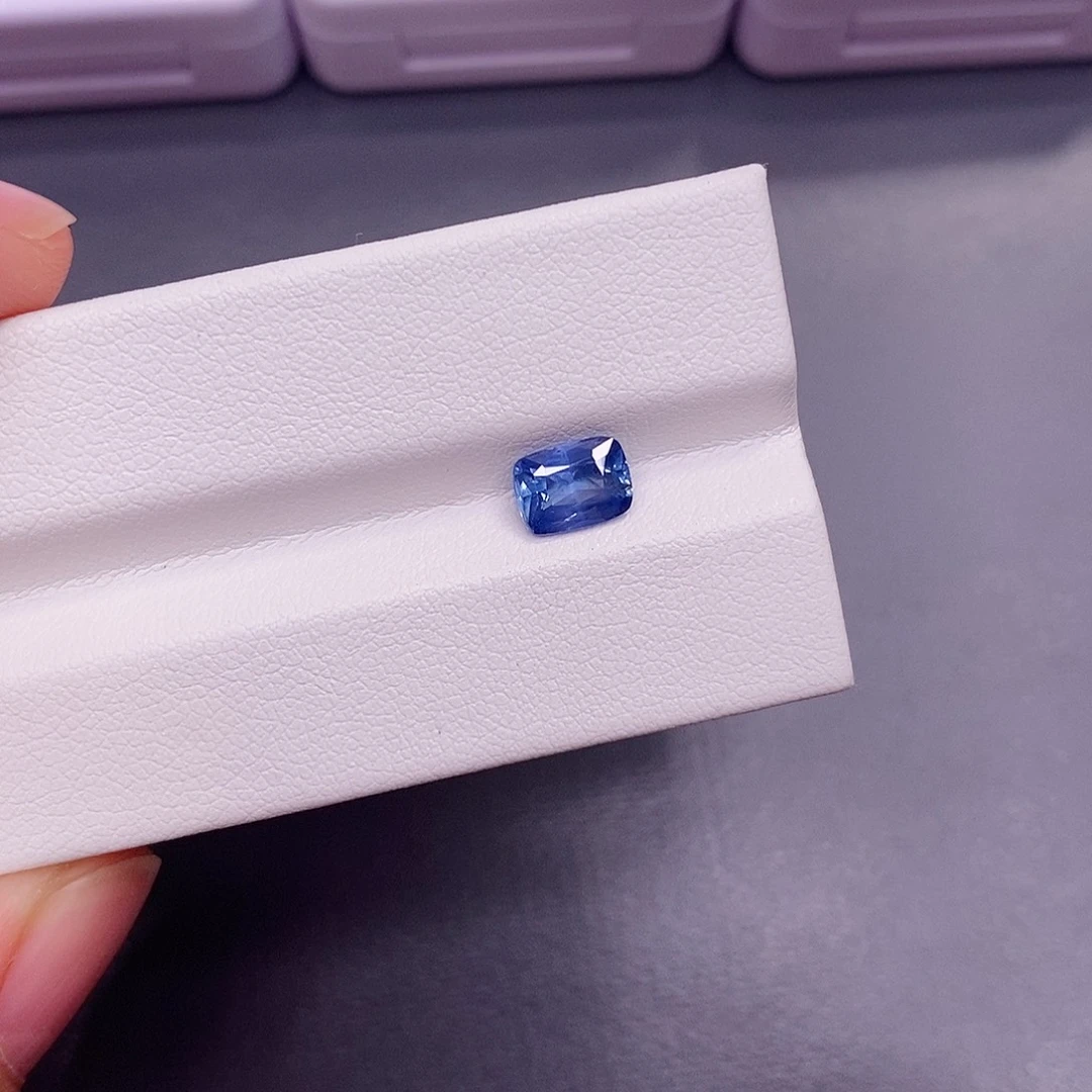 裸石蓝宝石1.15克拉，无烧矢车菊